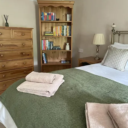 Farm - A Working Farm לינה וארוחת בוקר Dacre (Cumbria)